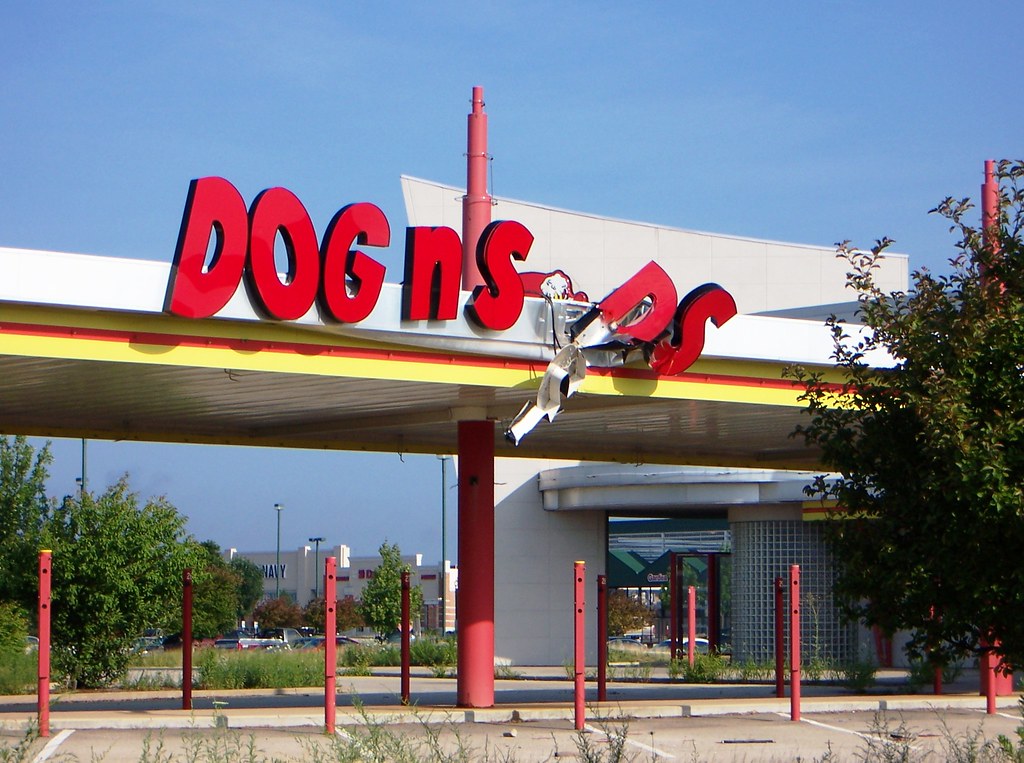 Champaign, IL abandoned Dog n' Suds sign Dog n' Suds began… Flickr