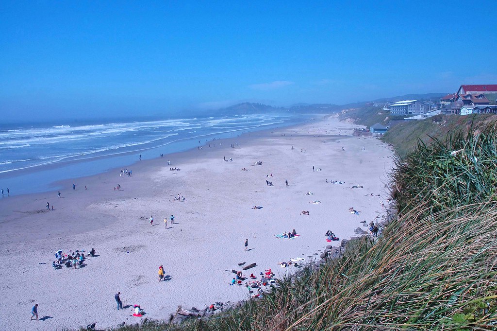 Nye Beach The popular Nye Beach at Newport Oregon. Nick Boren Flickr