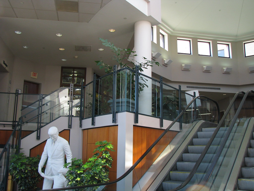 Hospital entrance JFK Hospital in Edison NJ Vivek Narain Flickr
