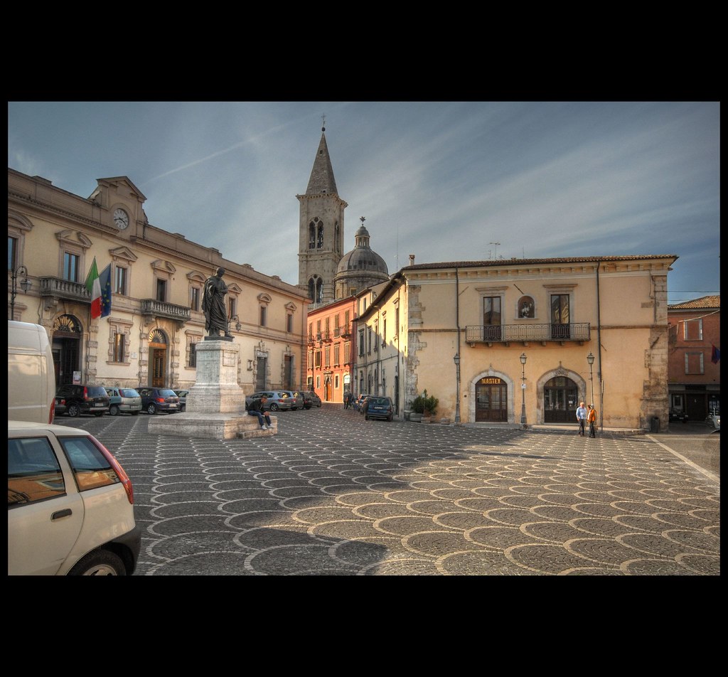 Sulmona, Abruzzo Piazza Ovidio o Piazza XX Settembre (gr… Flickr