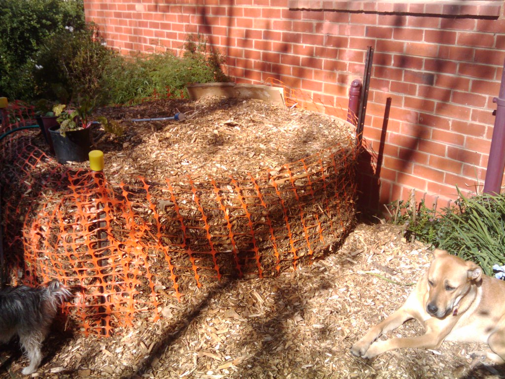 compost water heater version 2 Compost heated water. Mix 2… Flickr