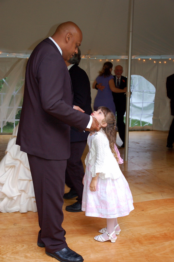 Father and daughter dance Chris dances with his flowergir… Flickr