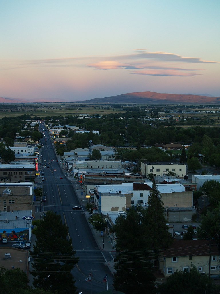 susanville sunset Looking over Susanville at Sunset from I… Flickr