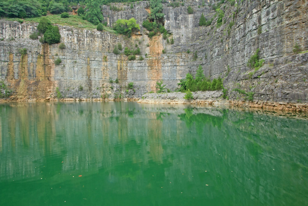 I24 quarry, Monteagle Mountain, Marion County, Tennessee … Flickr