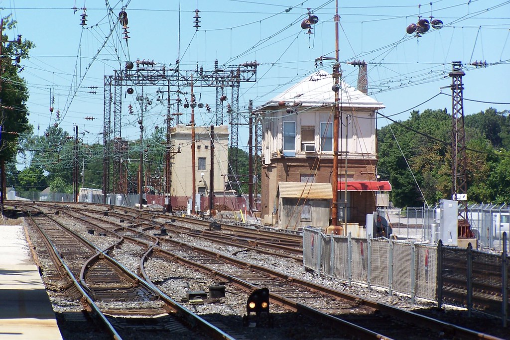 Paoli PA 072107 002 The catenary near the Paoli, PA train … Flickr
