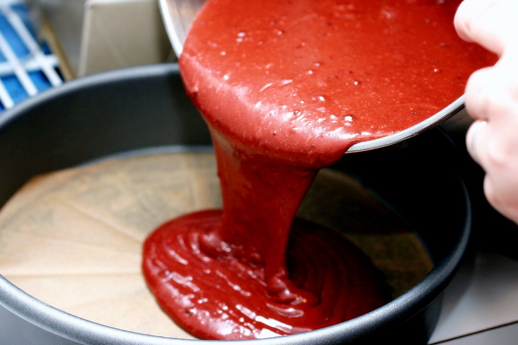 looks like paint! (Yech.) Red Velvet Cake on Smitten Kitch… deb