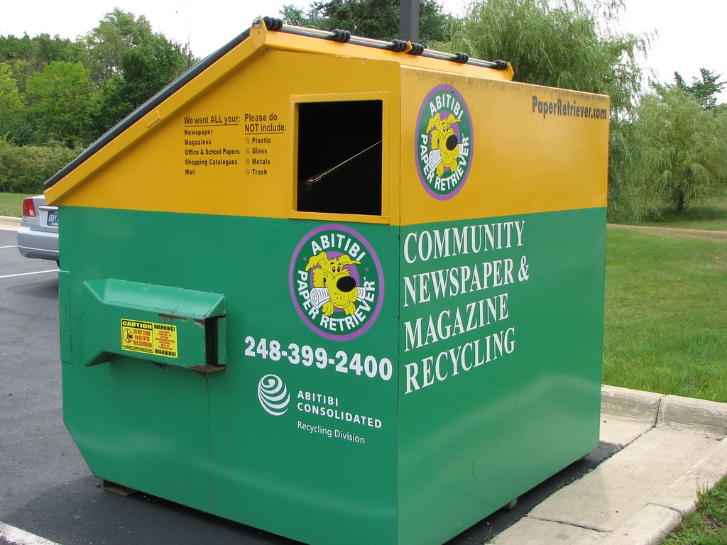 Recycling Bin Recycle your paper materials here at the Can… Flickr
