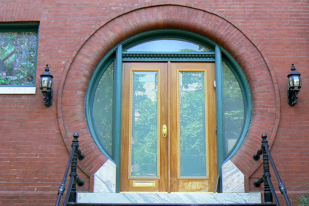 circular door A wonderful circular frame and double door o… Flickr