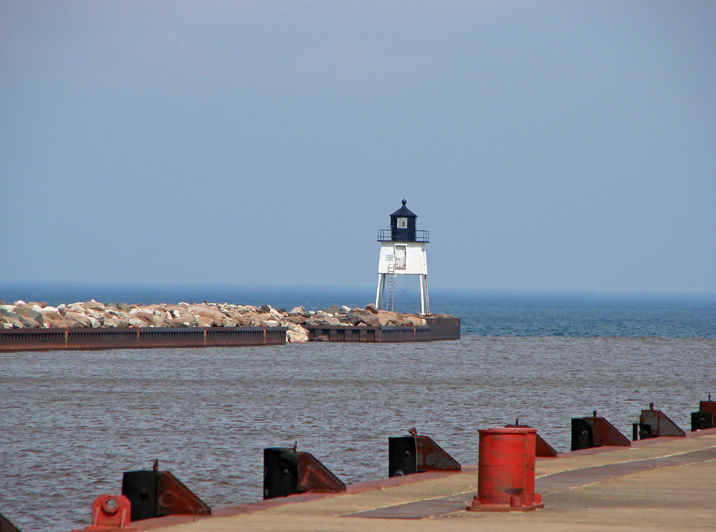 Ontonagon West Pierhead Lighthouse, MI Ontonagon West Pier… Flickr