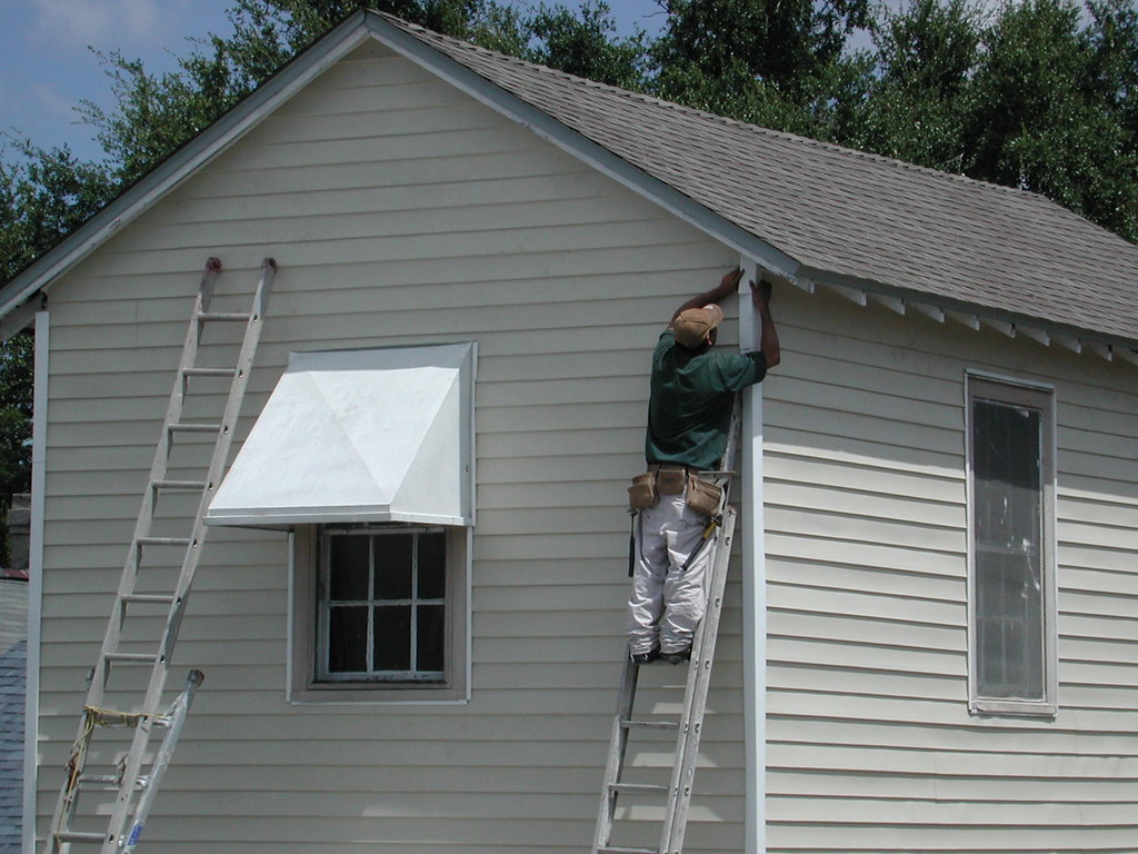 Vinyl Siding We're seeing a lot more vinyl in the neighbor… Flickr
