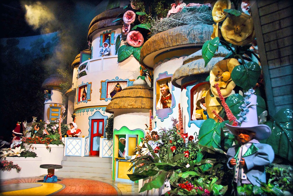 Munchkin Land at MGM The Wizard of Oz section on the Great… Syd
