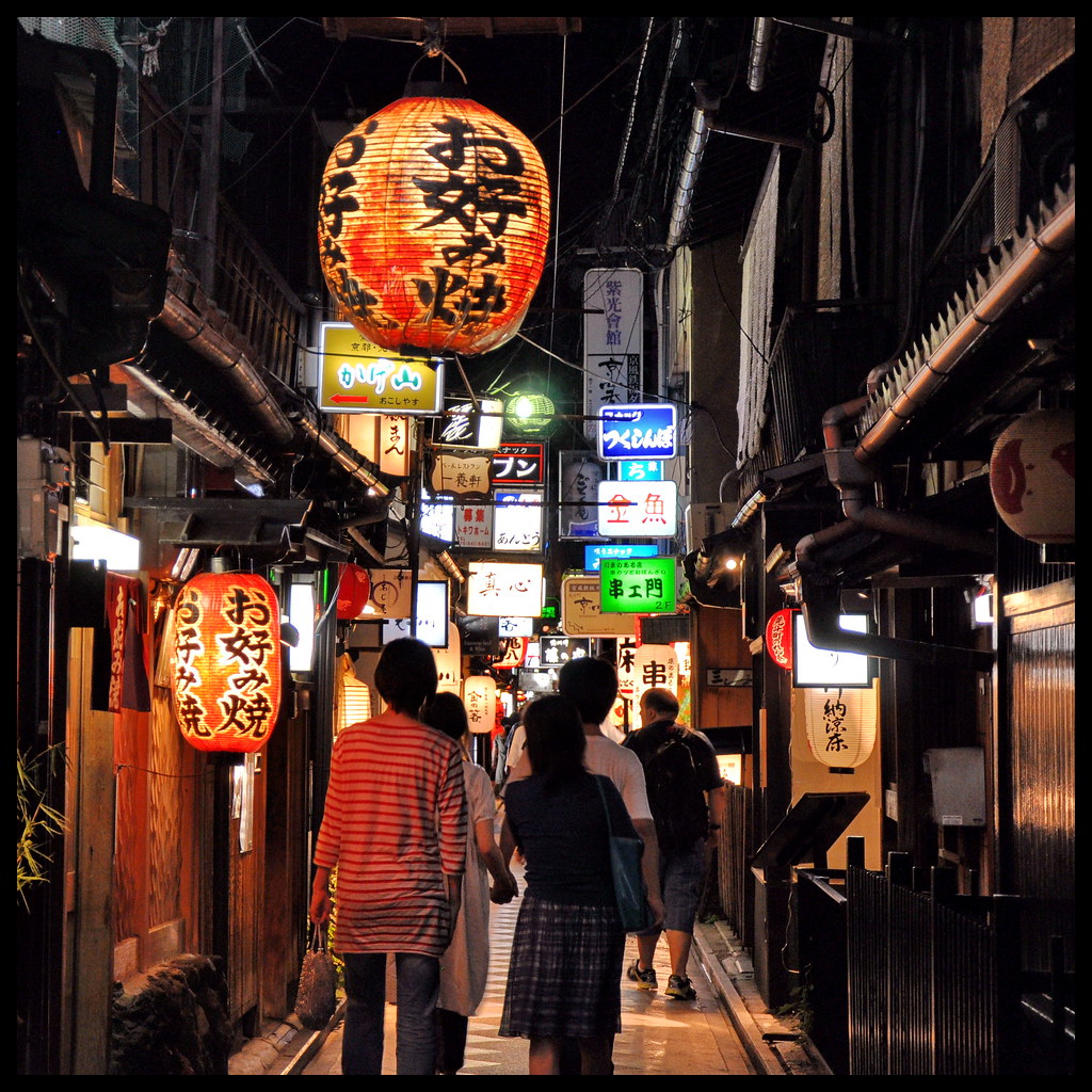 Suivre les lumières... Nightlife in Pontocho, Kyoto. Flickr