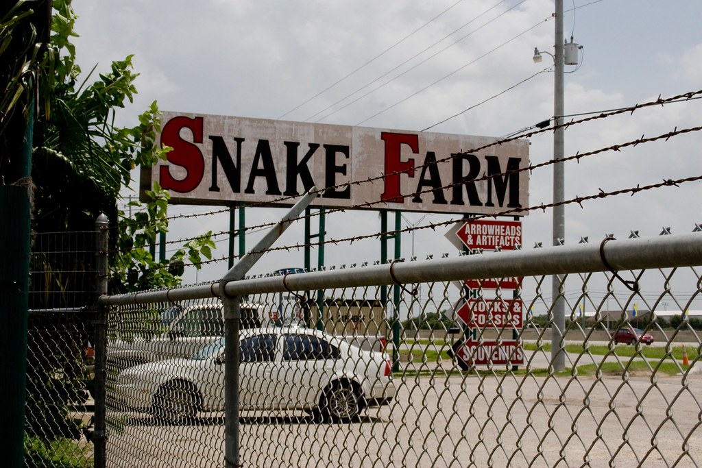 Snake Farm Snake Farm & Exotic Animal Park 5640 Ih 35 S Ne… Flickr