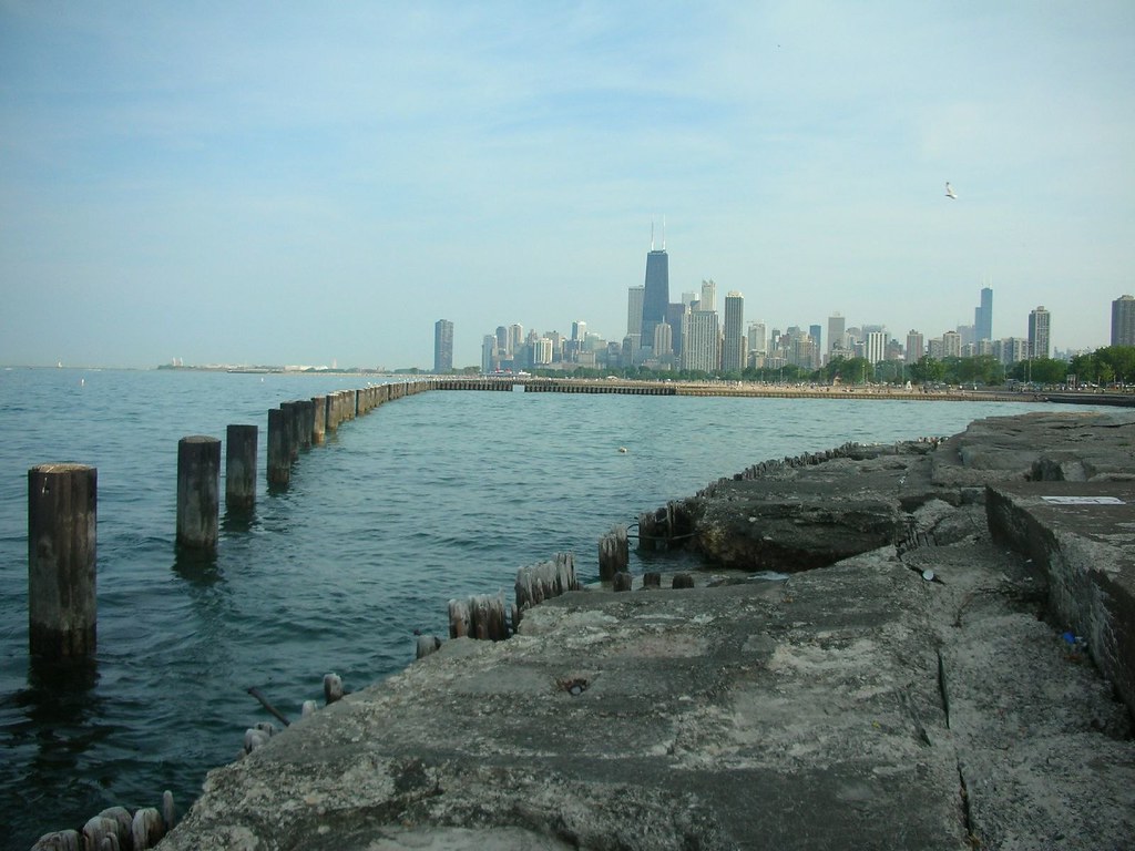 Lincoln Park Lake Michigan Beach With Chicago Skyline Flickr