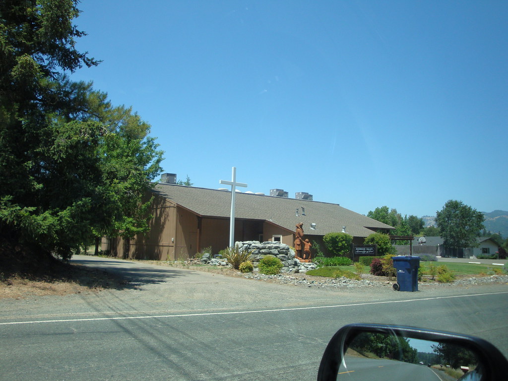 Redwood Valley Peoples Temple Building 2009 The former Peo… Flickr