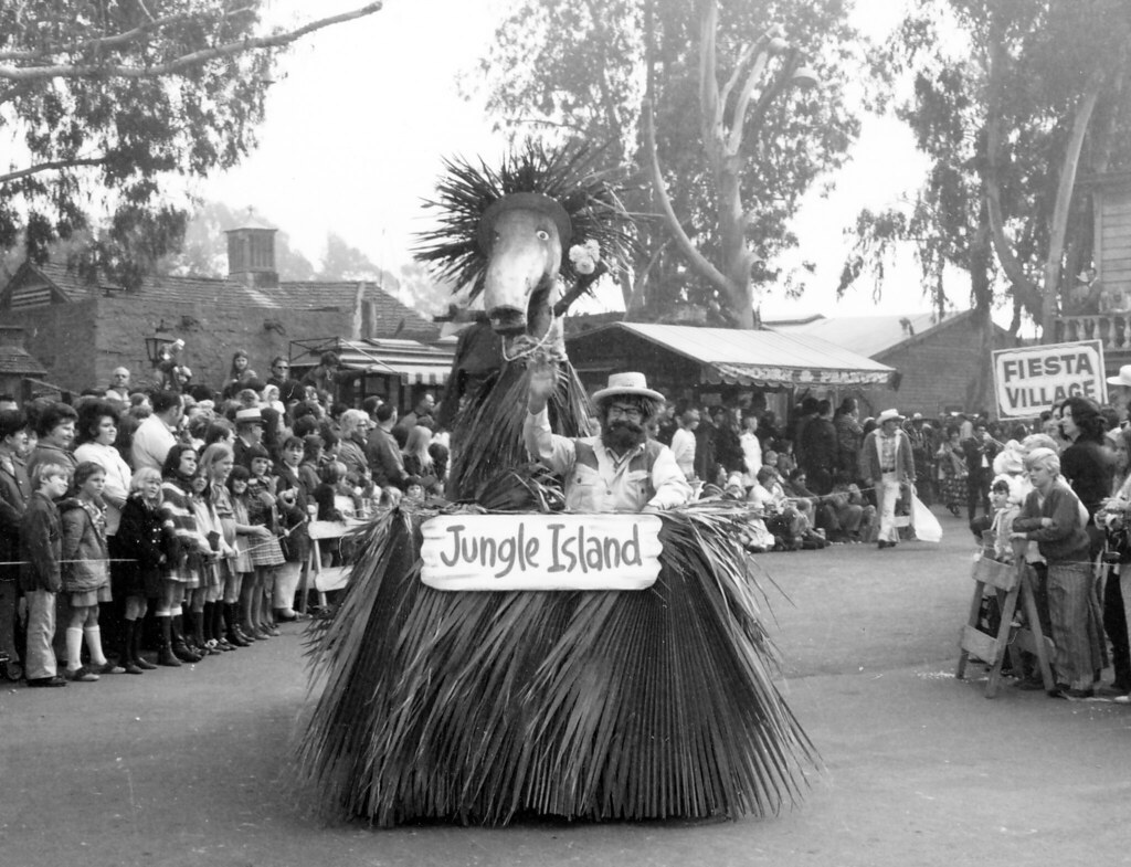 Jungle Island float, Prospectors Day Parade, Knott's Berry… Flickr