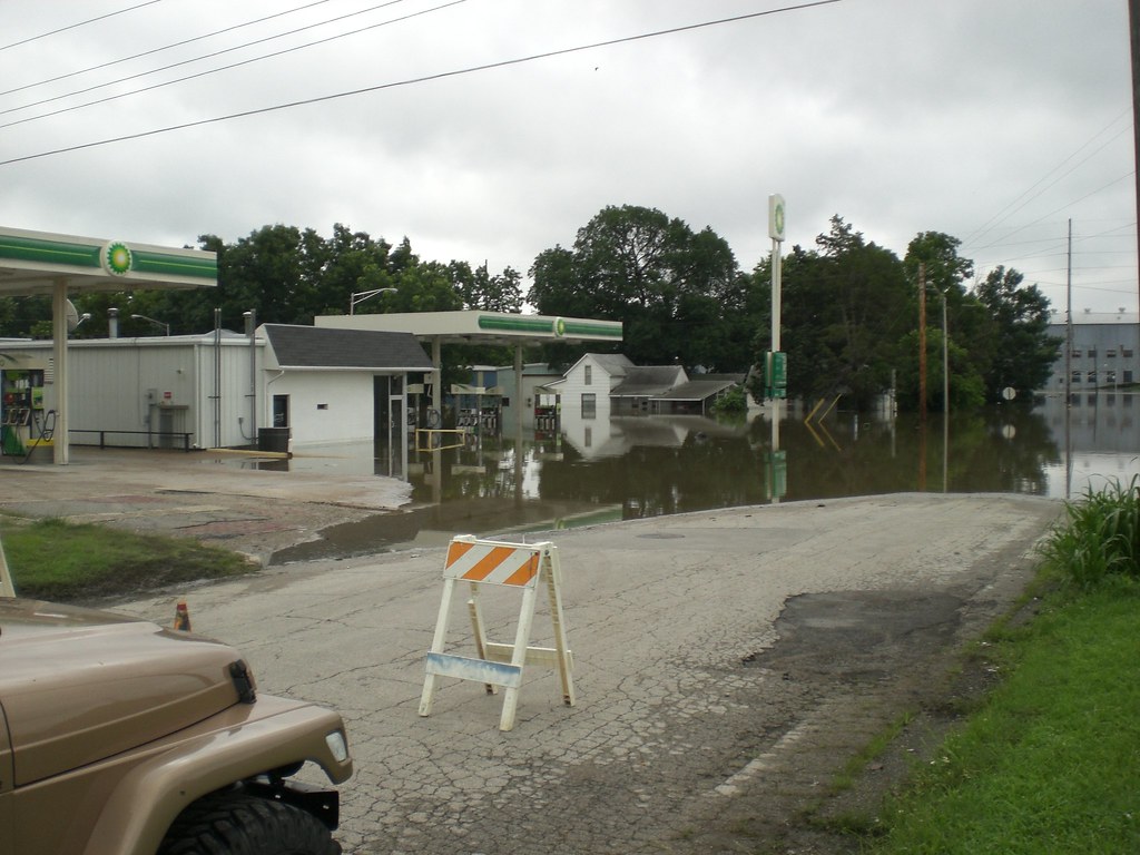 Coffeyville Kansas July 2007 flood BP gas station on 11th … Flickr