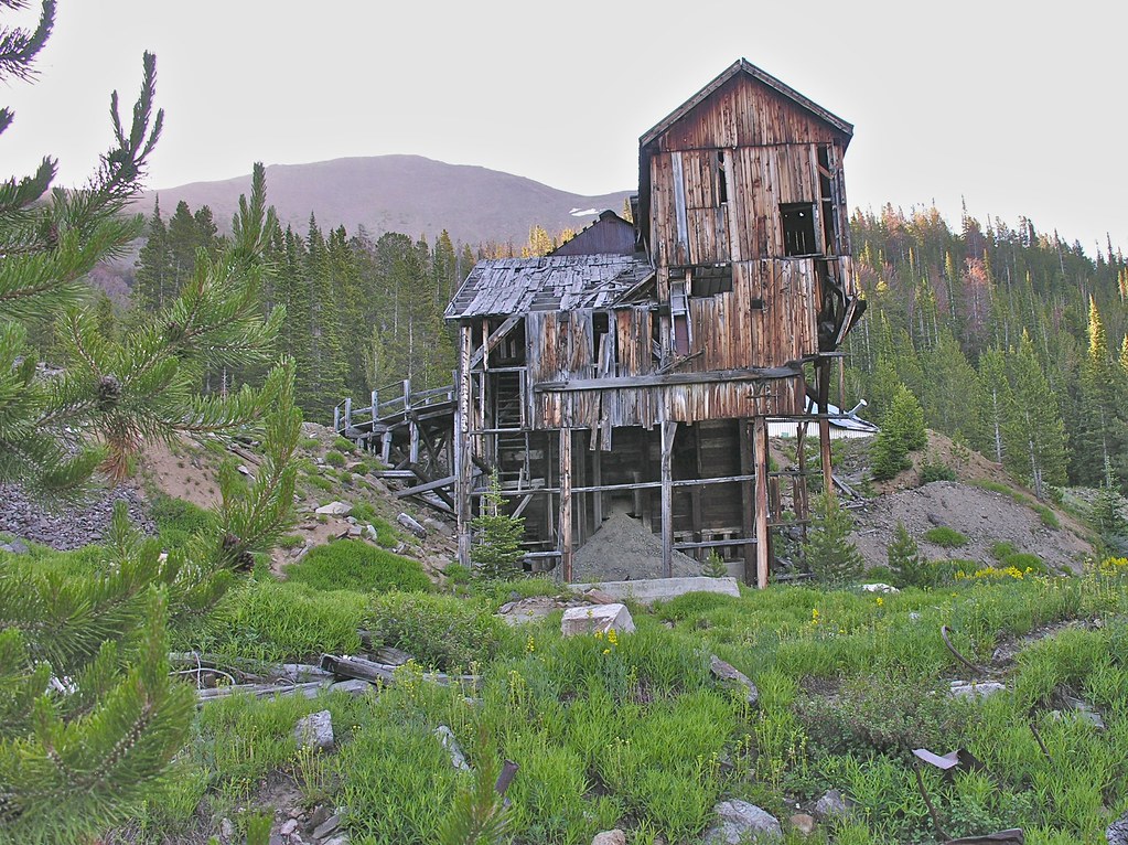 Abandoned Mine in Bear Gulch (early morning) Near Twin Bri… Flickr