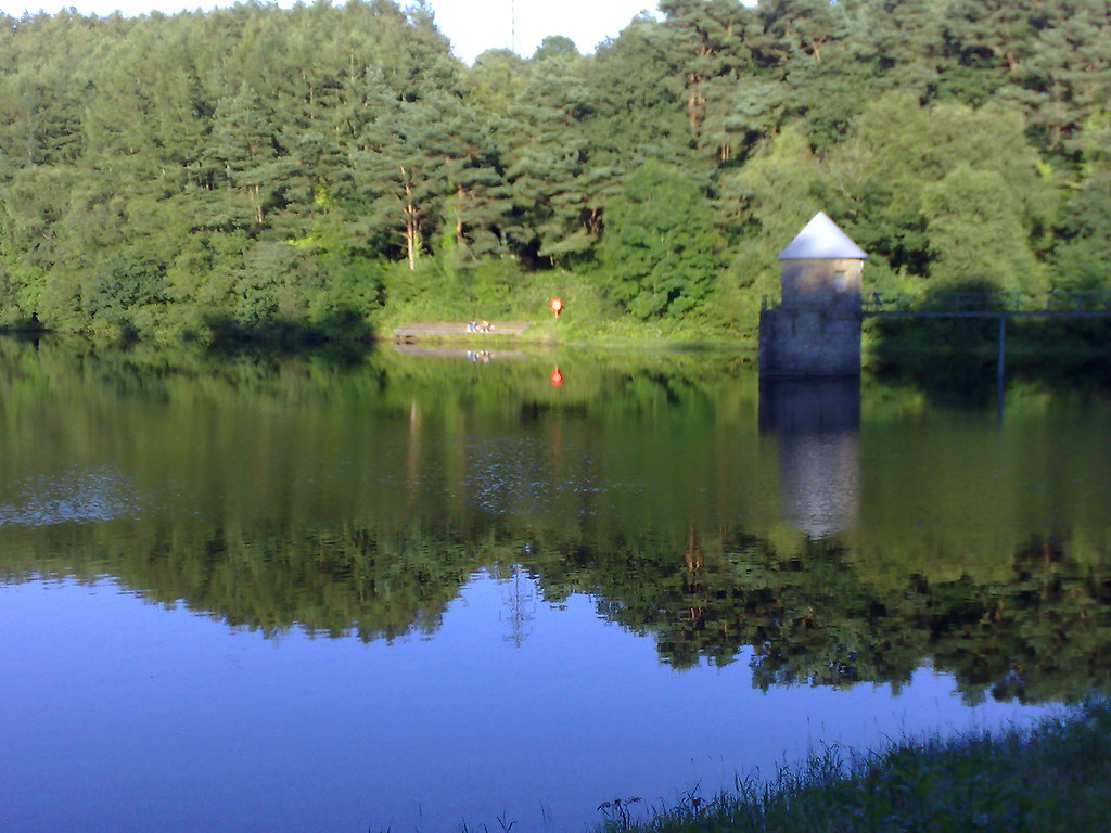 Swiss Valley Reservoir, Llanelli. greengti1 Flickr