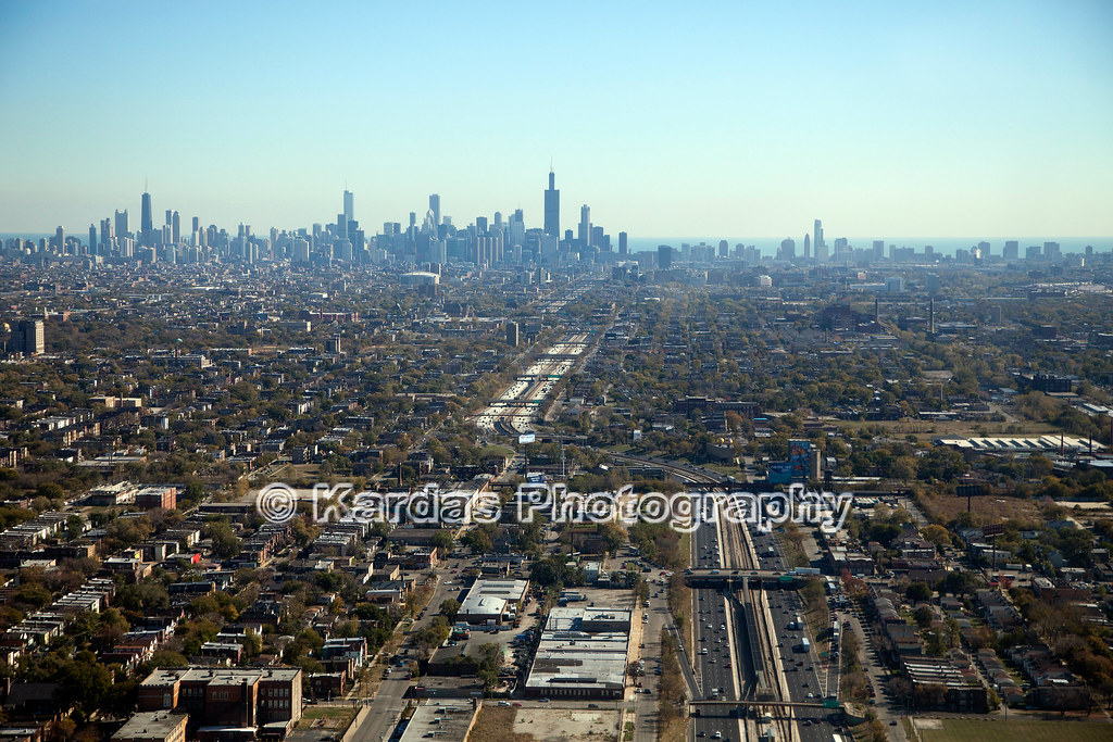 Chicago skyline, from the air on the west side Photo by Mi… Flickr
