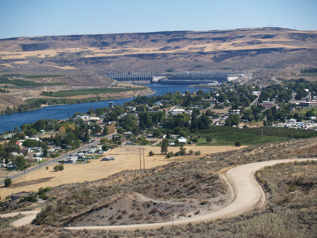 Bridgeport, Washington with Chief Joseph Dam in background… Flickr