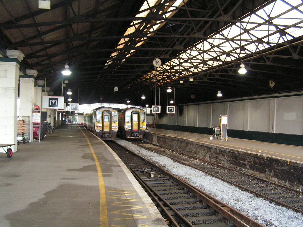 Limerick station Ireland 11th August 2007 The trainshed of… Flickr