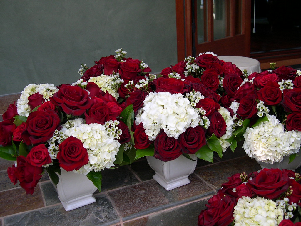 Red roses, Hydrangea Centerpieces lorisflowers