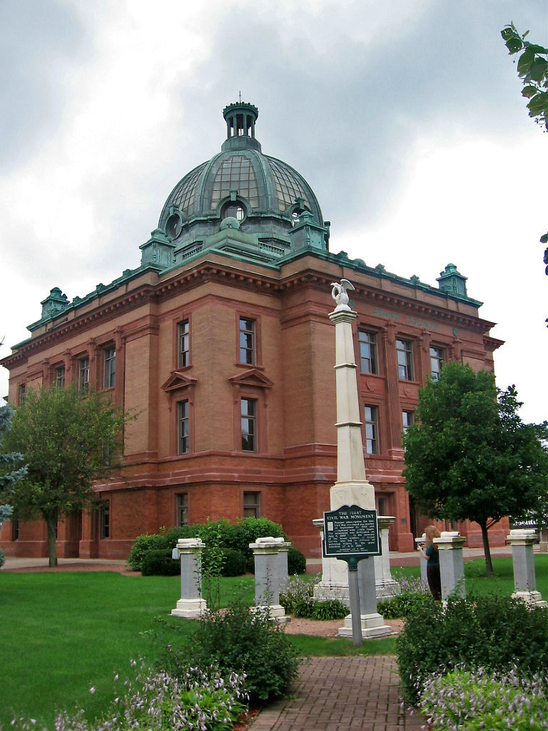 Grant County Courthouse, Lancaster, Wisconsin Paul McClure Flickr