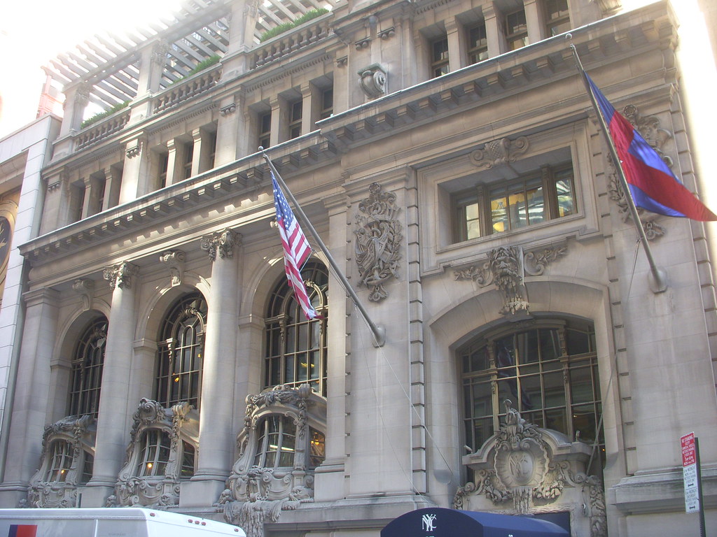 NY Yacht Club facade The New York Yacht Club building in N… History
