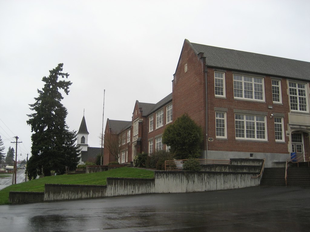 Kalama High School in the Rain....... Kalama High School. … Flickr