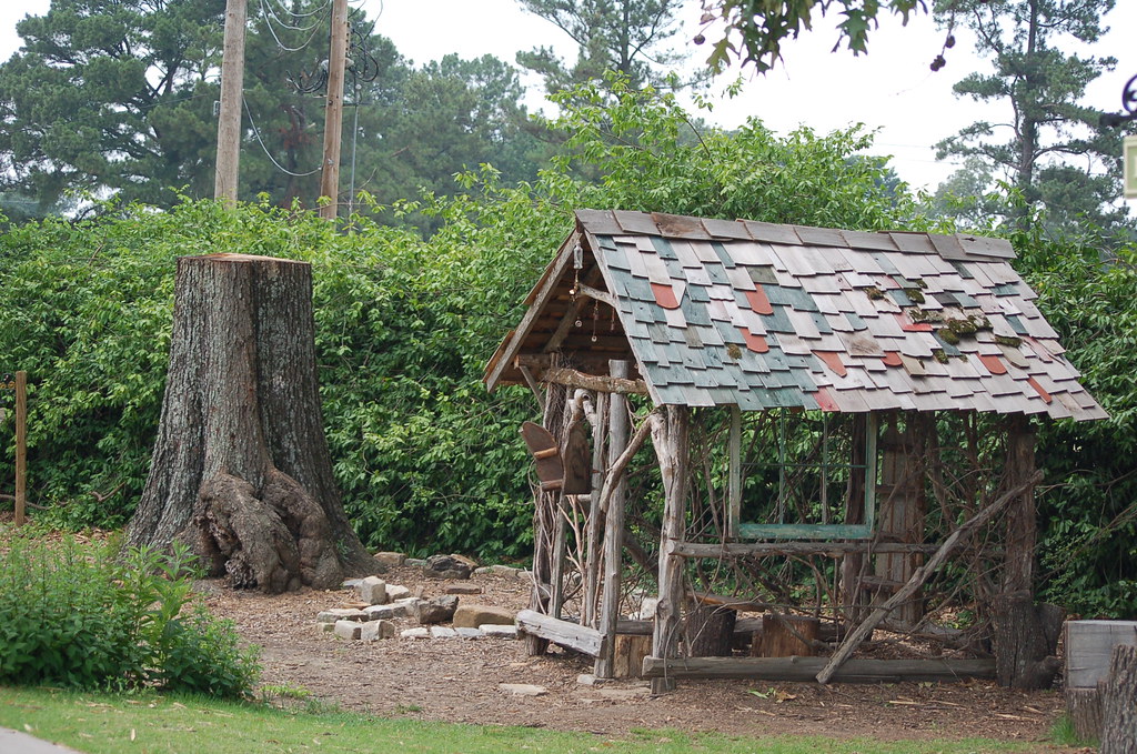 Stick House A playhouse made of sticks on playhouse lane i… Flickr