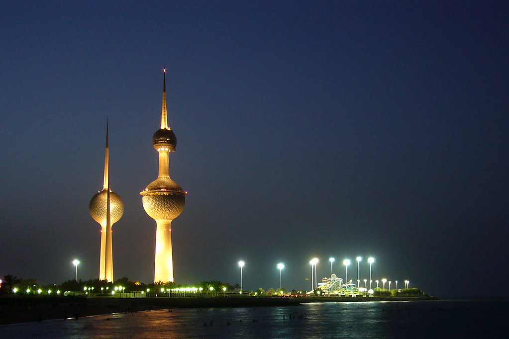 Kuwait Towers at night The Kuwait Towers are three towers … Flickr