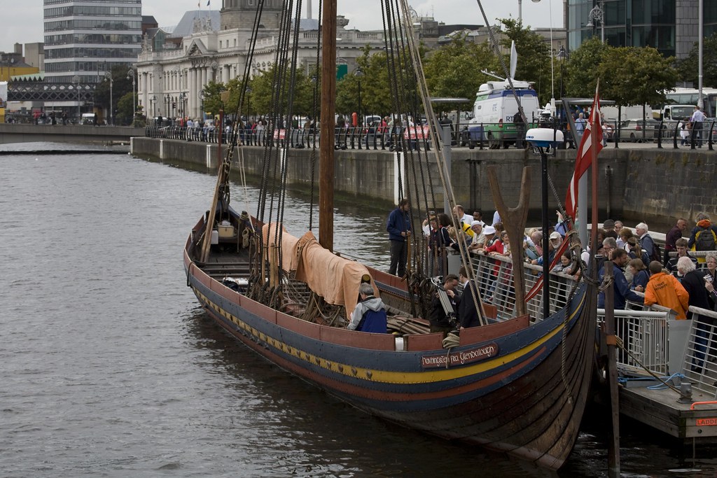 VIKING LONGSHIP "SEA STALLION" ARRIVES IN DUBLIN Today, 14… Flickr