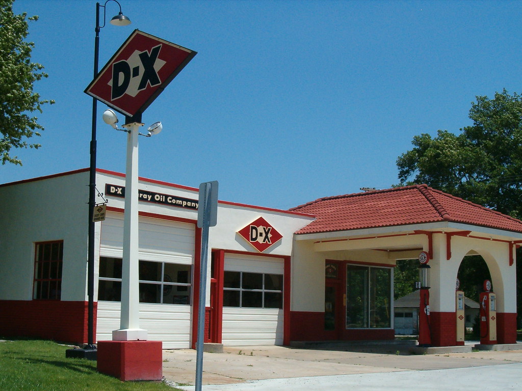 Old DX Gas Station Clinton Mo. I thought this was cool loo… Flickr