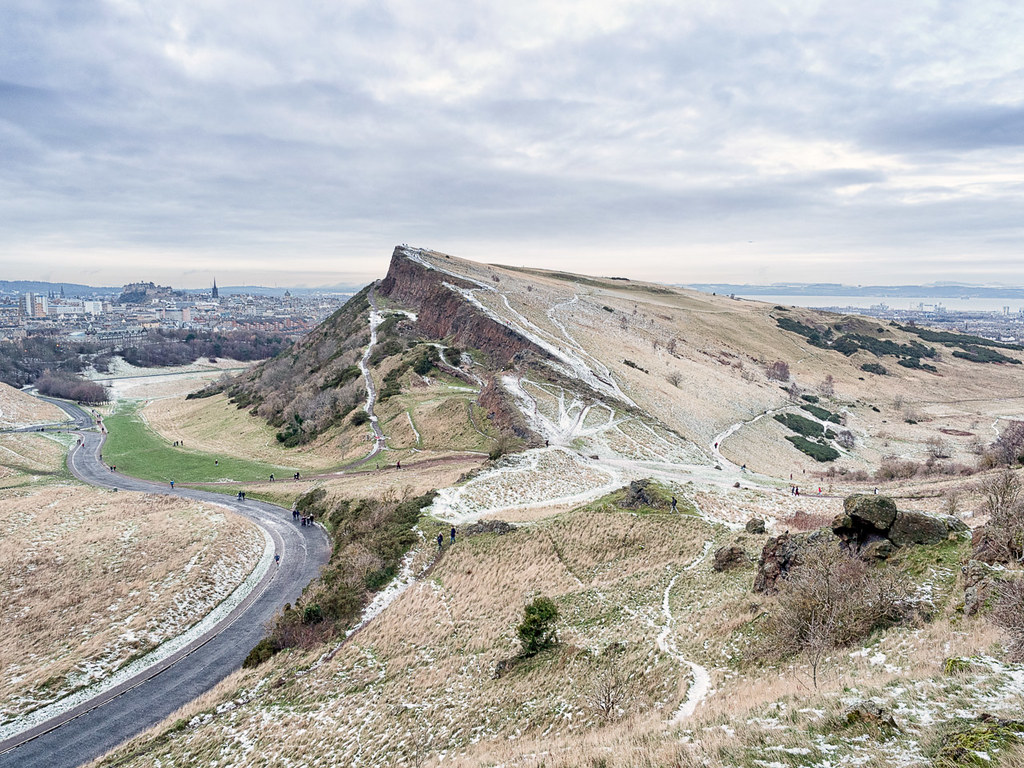 Salisbury Crags The cliff face of Salisbury Crags looks do… Flickr