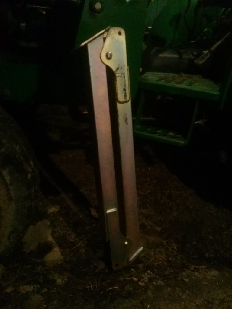 Parking stands for John Deere loader. Green Tractor Talk