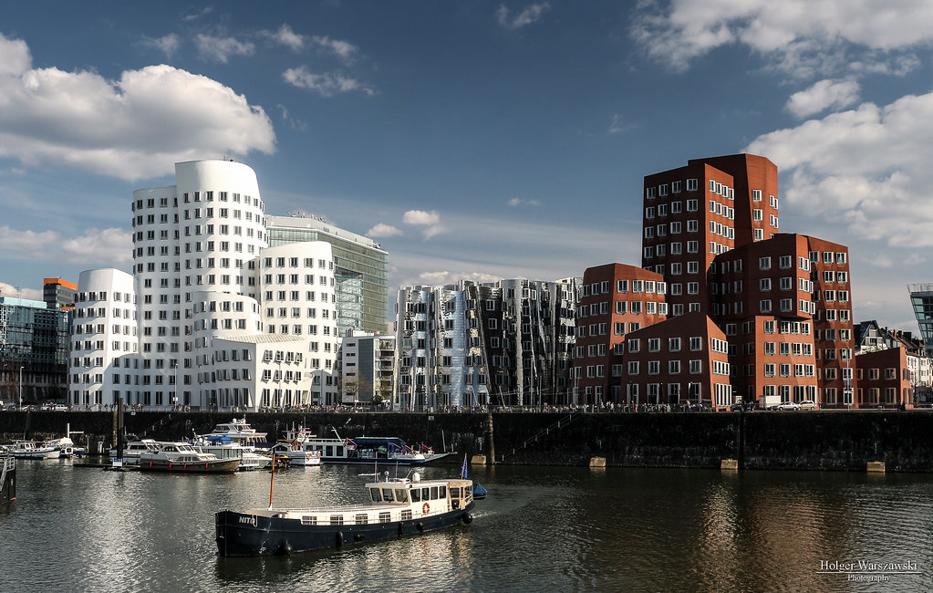 Gehry's Neuer Zollhof Düsseldorf, Germany Neuer Zollhof … Flickr
