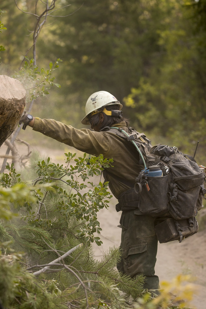 BLM Lakeview Crew 7 A BLM fire crew out of Lakeview, Orego… Flickr