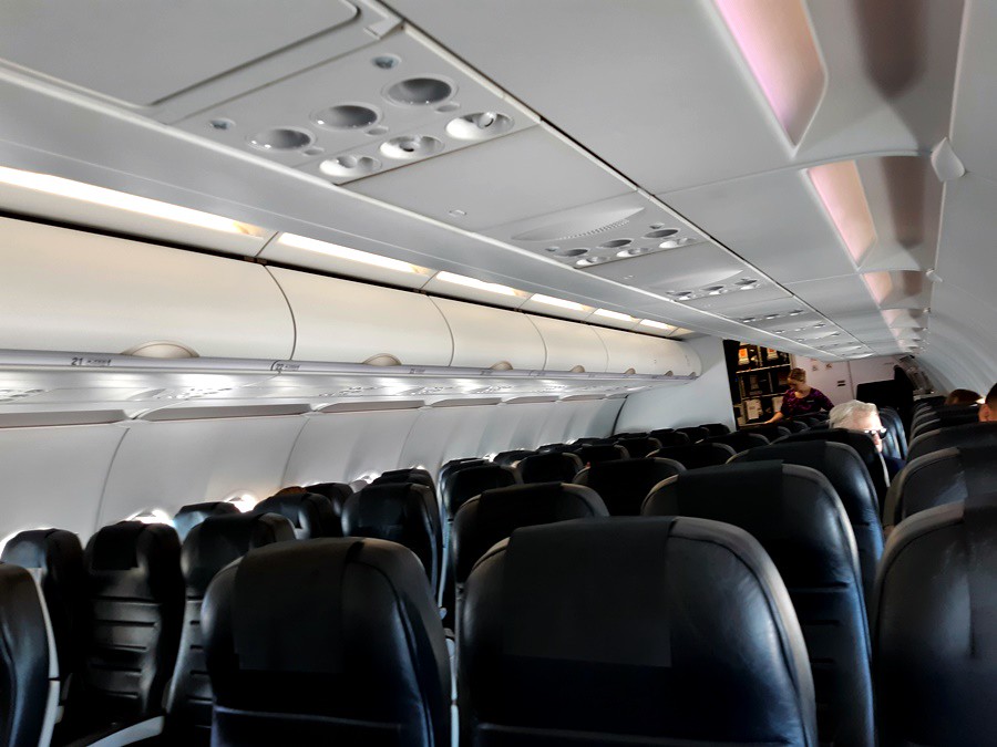 Review of Air New Zealand flight from Auckland to Wellington in Economy