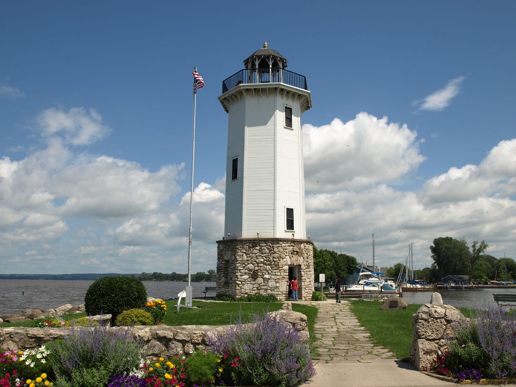 FOND DU LAC, WISCONSIN* Lakeside Park Lighthouse on Lake W… Flickr