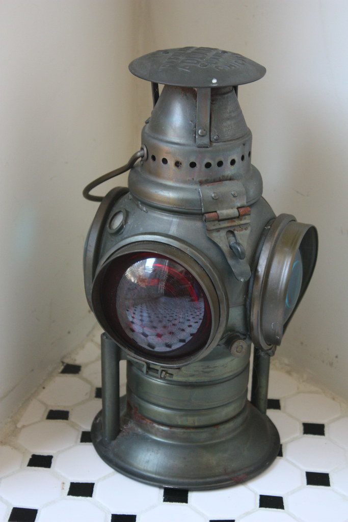 Adlake switch lamp [IMG_0008_1] Chris D 2006 Flickr