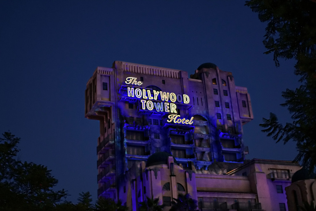 Disney The Hollywood Tower Hotel at Night View Large On … Flickr