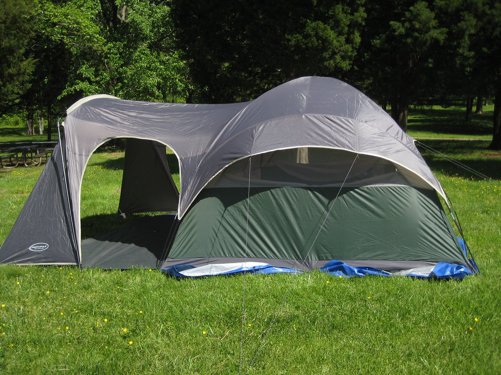 Costco Northpole Dome Tent w/ canopy 15 x 12 15 x 12 Minh Nguyen