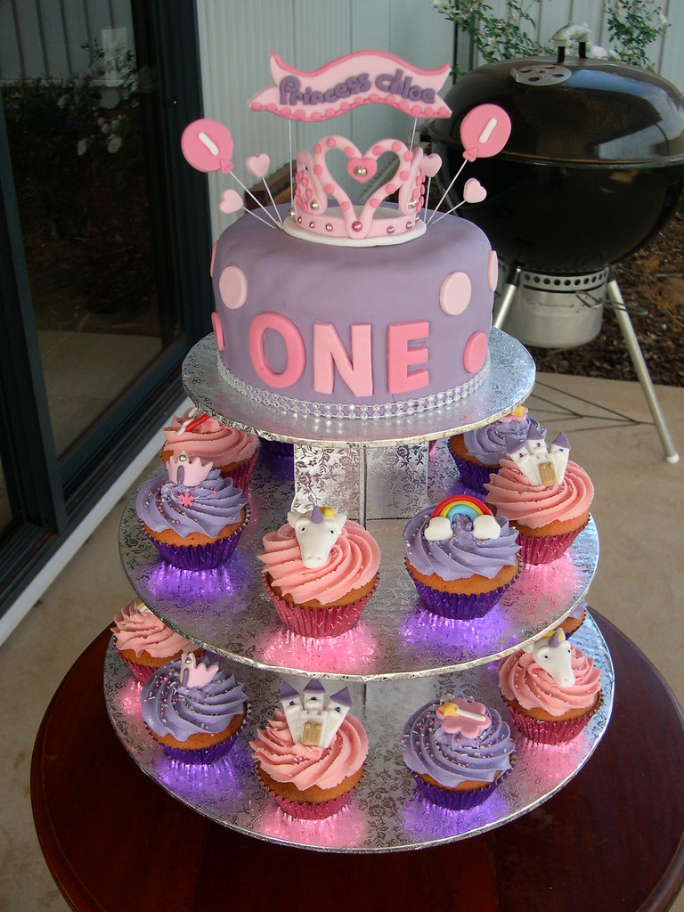 Princess chloe's first birthday cake cupcakes This has t… Flickr