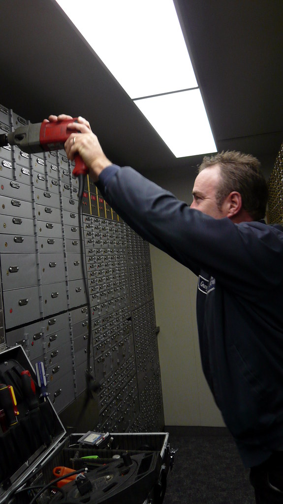 Drilling out my safedeposit box, TDCanada Trust, Bay and… Flickr
