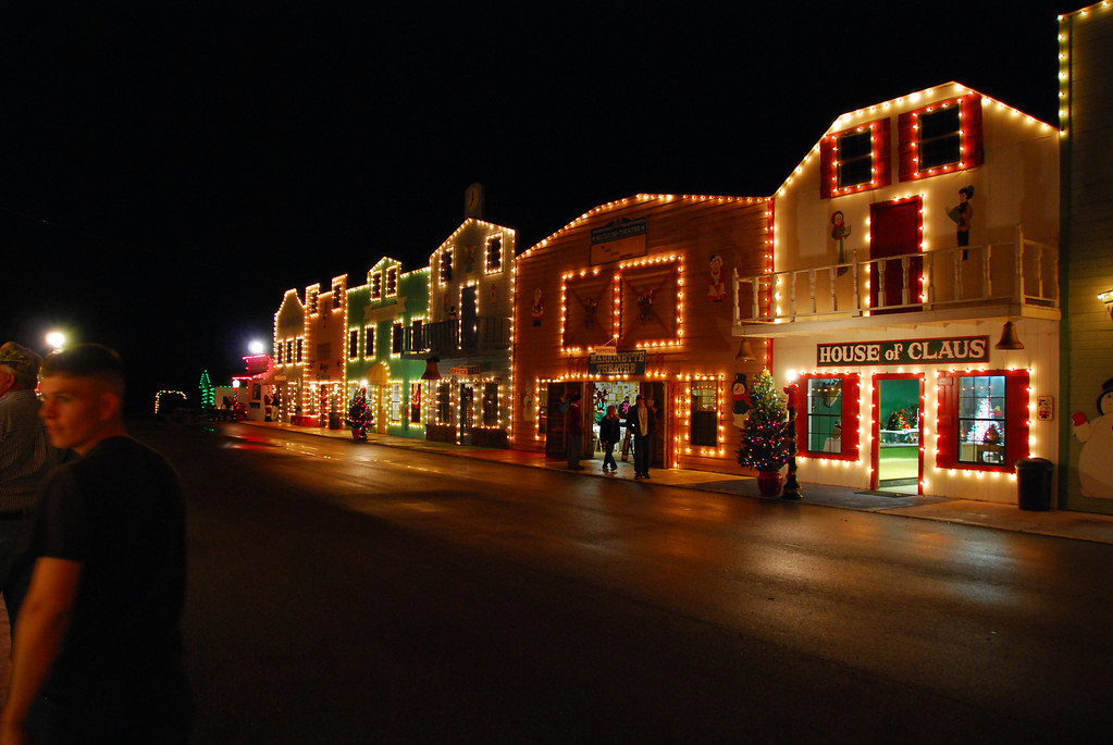 Christmas City, Ariton, AL Megan Wade Flickr