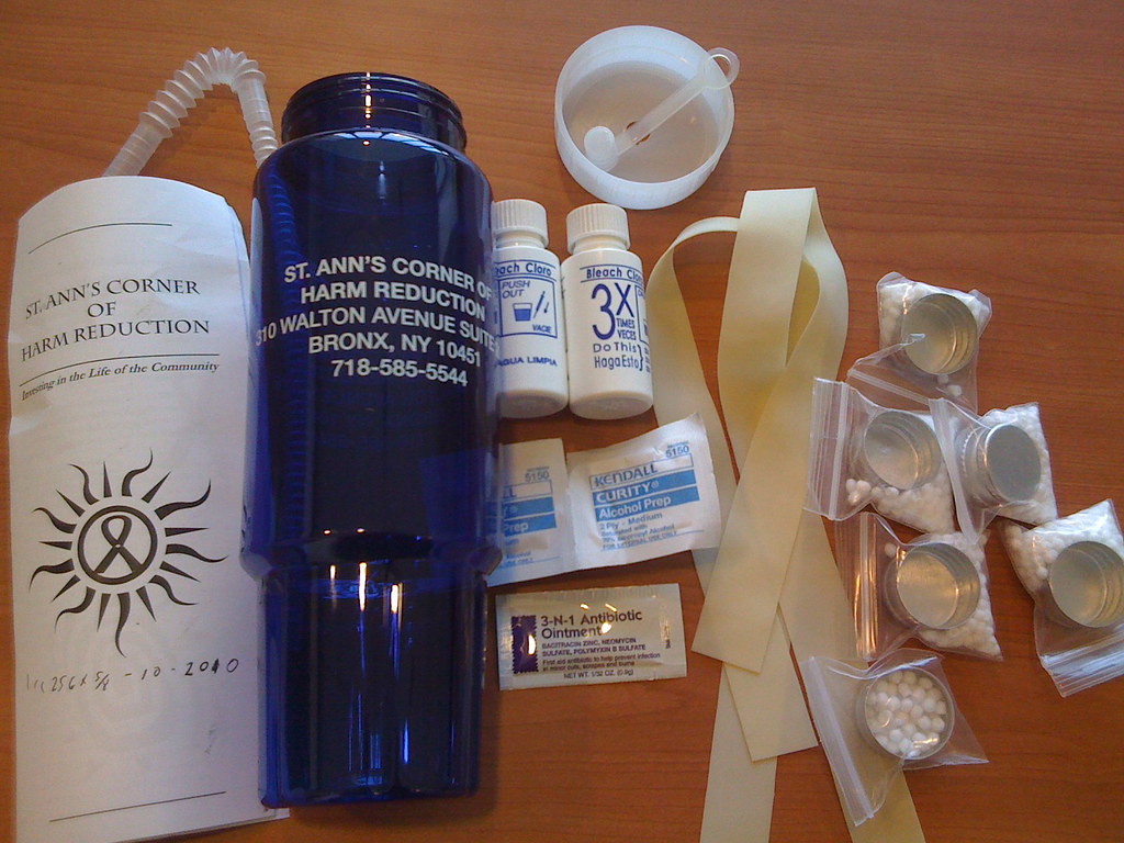 Needle cleaning kit This is a standard needle cleaning kit… Flickr