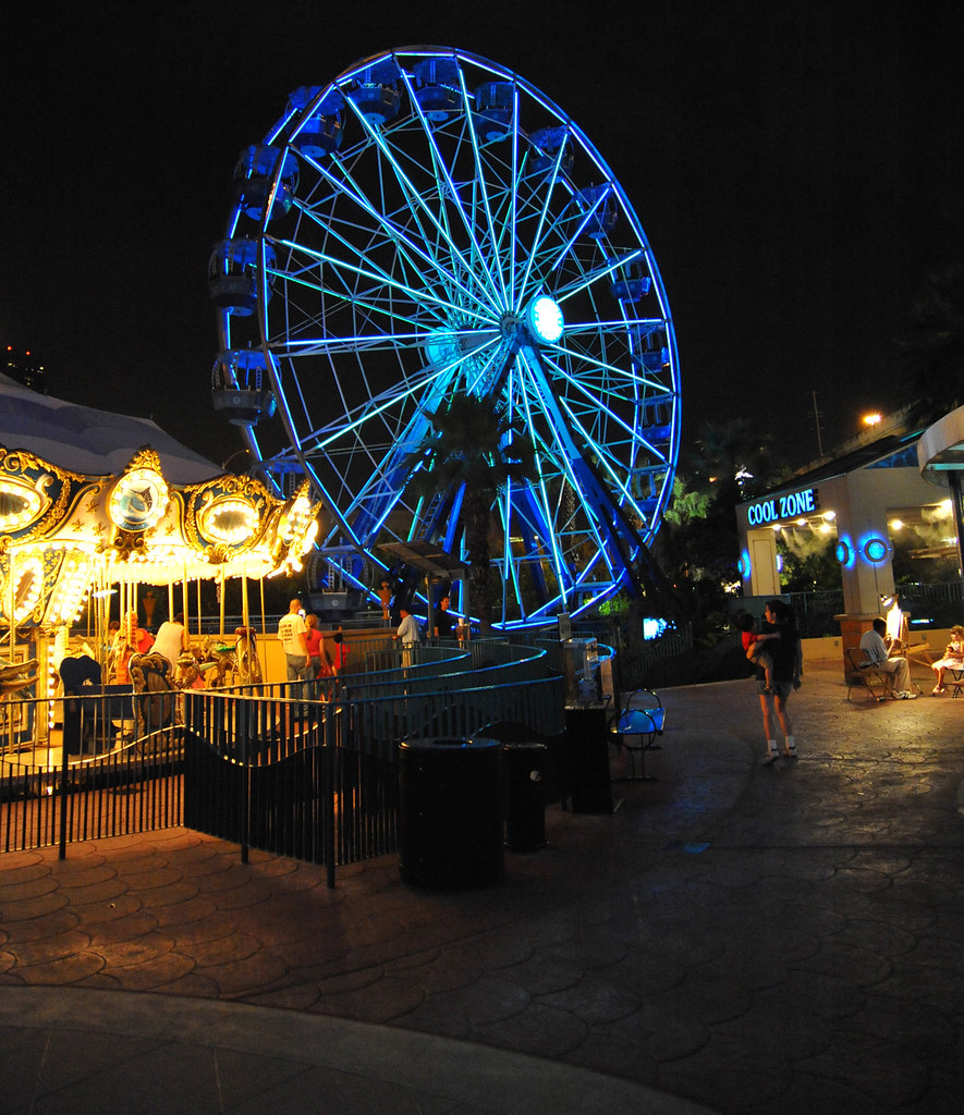 Ferris Wheel at the downtown Houston Aquarium Ferris wheel… Flickr