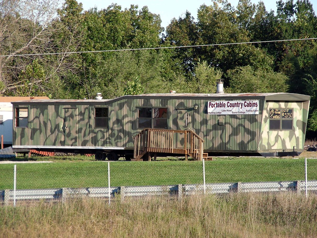Repurposed Mobile home Seen off I35 just south of Liberty… Flickr