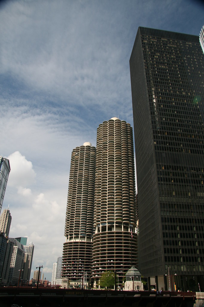 Marina City's Twin Towers and IBM Building Chicago (city